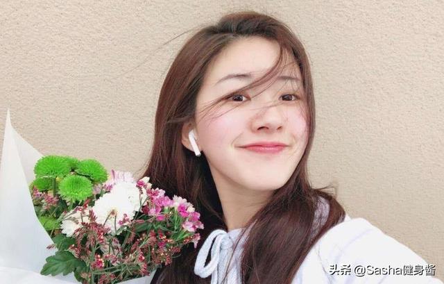 赵露思八字刘海发型（圆脸女神赵思露）(4)