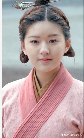 赵露思八字刘海发型（圆脸女神赵思露）(2)