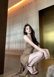 性感风韵的美人,迷人的身材,每天看美女精神百倍,美图十五张