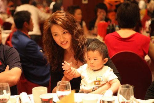 王志文现任老婆陈坚红(王志文妻子陈坚红个人资料)