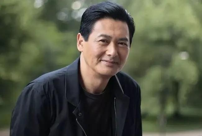 周润发为什么没人敢惹(伪善天王周润发嚣张跋扈史)