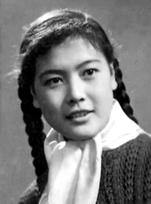 演员杨雅琴简介（著名女星杨雅琴）(2)