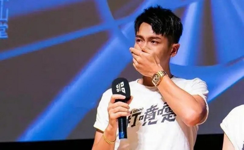 柯震东女友是谁(吸毒艺人拿影帝柯震东容光焕发)