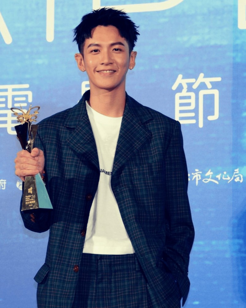 柯震东女友是谁(吸毒艺人拿影帝柯震东容光焕发)