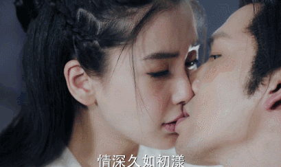 演员拍吻戏是真吻还是假吻(演员拍吻戏时是真的在吻还是借位)(2)