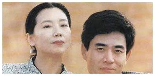 陈宝国从一而终的爱情:与赵奎娥相恋8年终修成正果