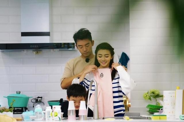 郑恺程晓玥分手原因(郑恺程晓玥被女方妈妈嫌弃)