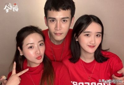 小李琳女儿晒近照疑似曝光独栋豪宅,17岁女儿高颜值长得像妈妈