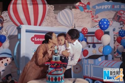 保剑锋为子过生日 揭秘保剑锋与何珈好的幸福生活