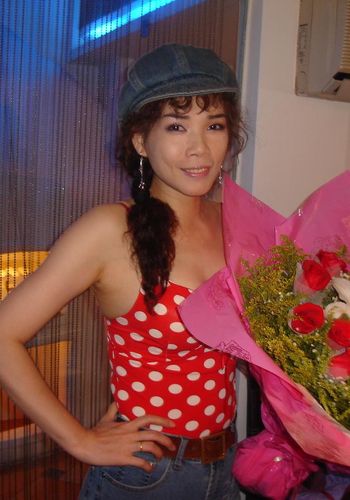 韩宝仪近况,韩宝仪一家三口人的照(韩宝仪老公资料照片) 韩宝仪近况,韩宝仪一家三口人的照(韩宝仪老公资料照片)