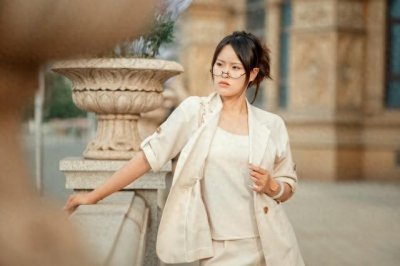 妻子出轨玩刺激,过程中还接老公电话发出声音