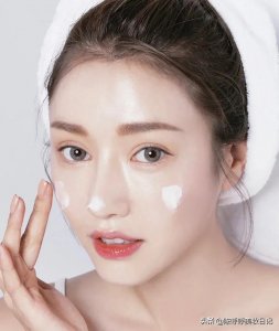 防晒霜应该在护肤哪个步骤擦(涂防晒和护肤品的正确顺序)