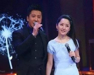 歌坛神童毛宁的妻子美貌如花