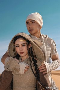 刘畊宏和妻子王婉霏沙漠写真来袭,手牵手跳操好甜蜜好浪漫