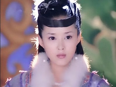 原来颜丹晨老公是他,小4岁老公不太起眼,2岁儿子太帅气抢尽风头