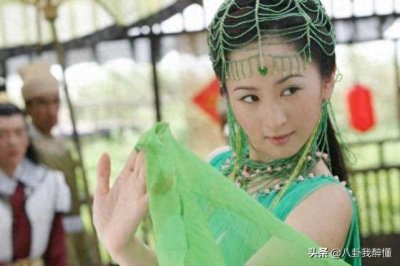 长得漂亮,24岁走红,嫁大3岁圈内老公,女儿长相却没遗传她