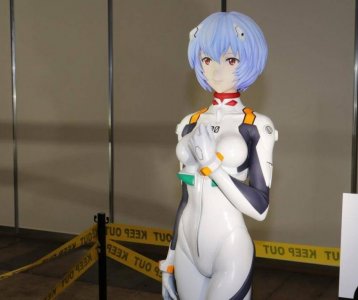 EVA初代三无女神绫波丽真人比例立像公开 六位数预算土豪专享