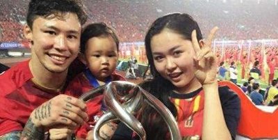 家有贤妻,助夫一半,今天我们一起来看看国足队员背后的妻子们