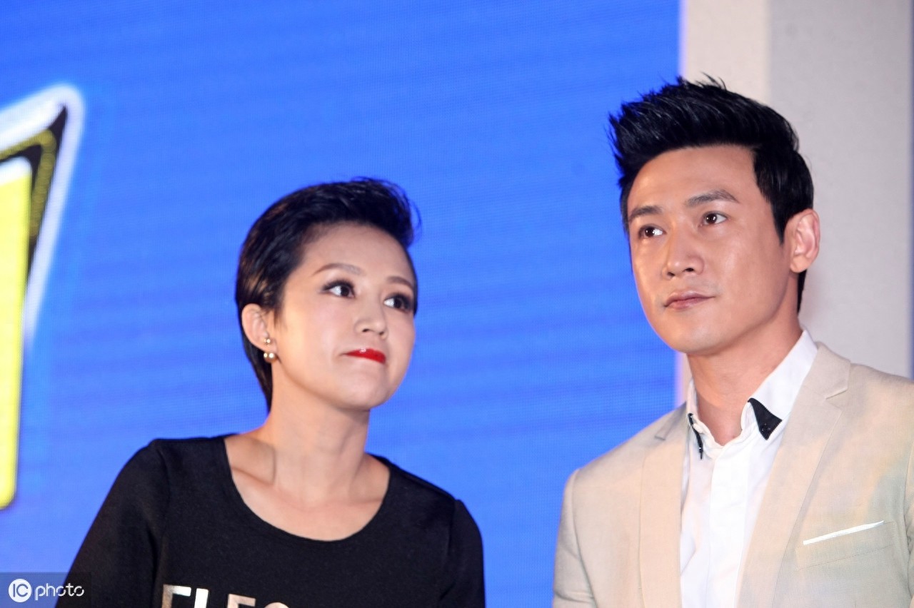 陆毅的老婆鲍蕾,气质一直很好,嫁给好男人超幸福