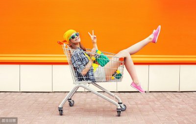 超拽高冷八个字的句子,很酷的:要么庸俗,要么孤独