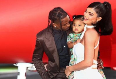 凯莉·詹娜和前男友首次同框被拍,一直共同照顾女儿疑似复合?