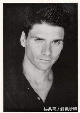 因《战狼2》成为今年中国最红的老外，却是个被动作戏耽误的鲜肉