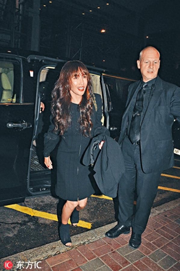 木村拓哉15岁女儿携妈妈工藤静香来港,光希五官完美牙齿却太长