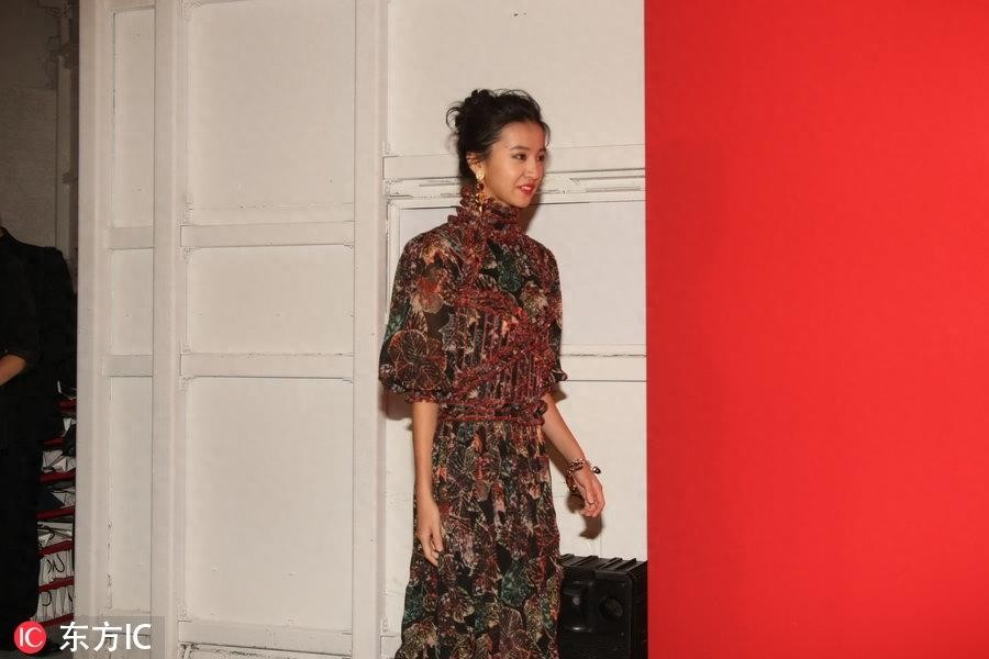 木村拓哉15岁女儿携妈妈工藤静香来港,光希五官完美牙齿却太长