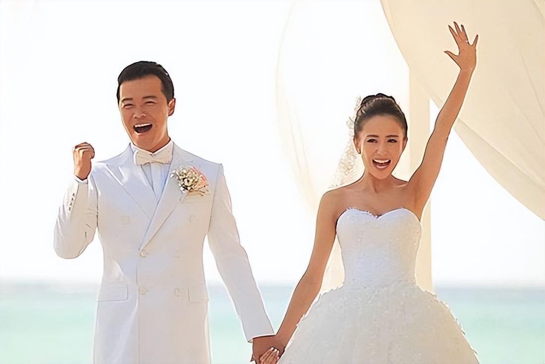 佟丽娅个人资料简介(“隐形富婆”佟丽娅:坐拥3000平豪华庄园,白手起家如今身价过亿)