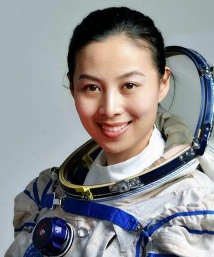 王亚平简介简短易懂(航天英雄王亚平不为人知的故事)