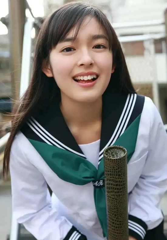 日本九五后女星矢作穗香,刘亦菲日本分菲!