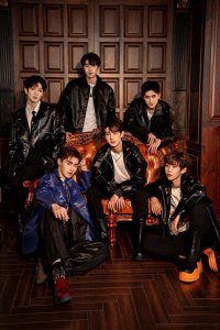 嘉尚传媒当红艺人新浪扫楼 陈鹤一肖凯中敖瑞鹏颜值在线