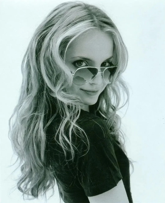 漂亮国丽人米娜·苏瓦丽ins图集:男人们的美国梦!