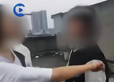 3分钟狂扇54耳光,重庆一小学女生被霸凌,遇到这种情况怎么办?