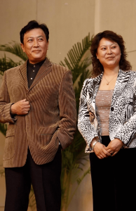 唐国强个人资料简介(身为再婚妻子,壮丽如何面对漫天风雨?)