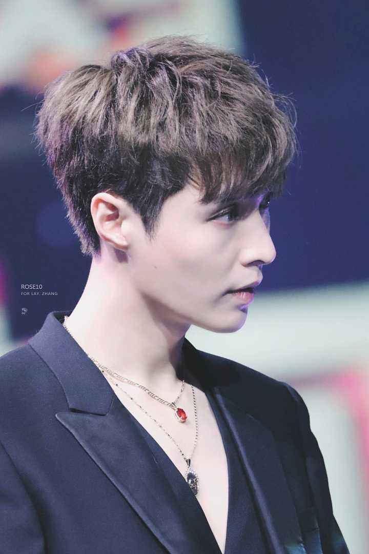 张艺兴离开SM,十年来,他经历太多了