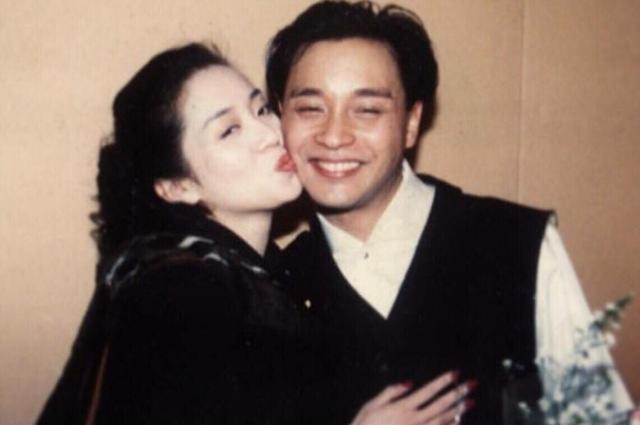 唐鹤德为张国荣庆64岁冥寿(唐鹤德为张国荣庆64岁冥寿)(8)