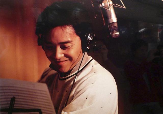 唐鹤德为张国荣庆64岁冥寿(唐鹤德为张国荣庆64岁冥寿)(15)