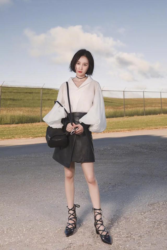 30岁的舒畅剪“摩卡波波头”发型，变的像18岁的少女，这下真红了