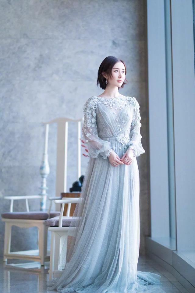 30岁的舒畅剪“摩卡波波头”发型，变的像18岁的少女，这下真红了