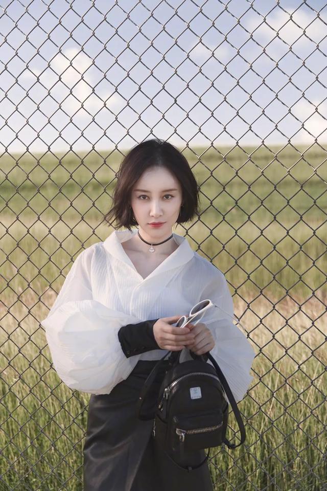 30岁的舒畅剪“摩卡波波头”发型，变的像18岁的少女，这下真红了