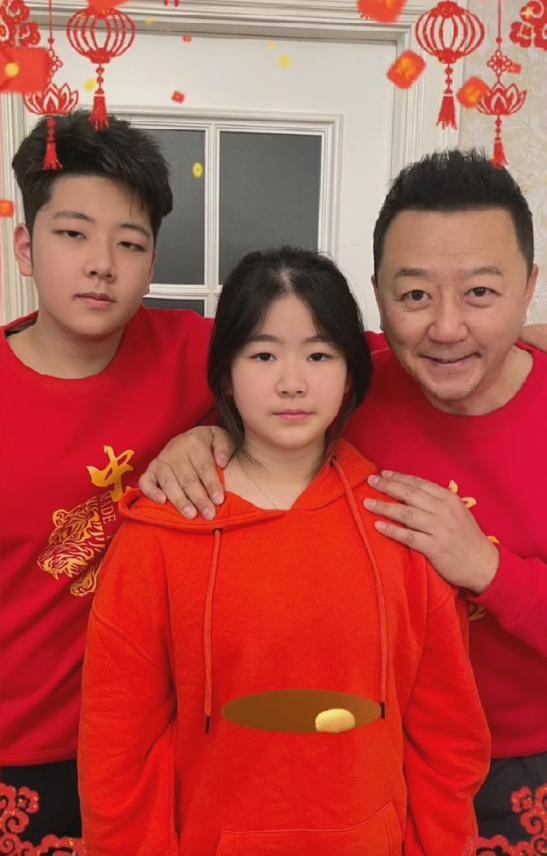 郭涛有几个孩子(郭涛三胎女儿曝光五官精致好像洋娃娃)