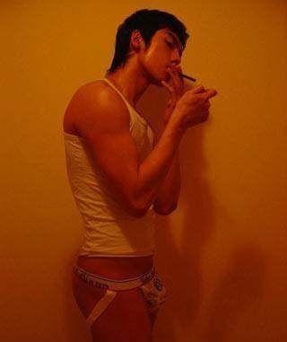 网络始祖毒药郑宸(毒药颜值衣品逆天)