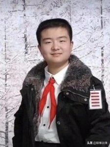 当年闻名全国的“五道杠少年”和“不屑弟”完全不同的人生路