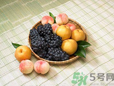 桃子和梨子能一起吃吗?桃子和梨子一起吃好吗? 桃子和梨子能一起吃吗?桃子和梨子一起吃好吗?