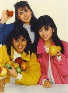 ​记得当年与小虎队齐名的飞鹰三姝组合吗？伊能静，方文琳，裘海正