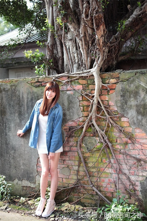 台湾模特晶晶时尚长腿美女甜美街拍写真集