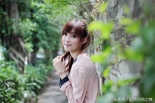 台湾模特晶晶时尚长腿美女甜美街拍写真集