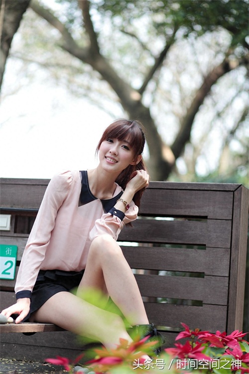 台湾模特晶晶时尚长腿美女甜美街拍写真集