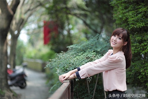 台湾模特晶晶时尚长腿美女甜美街拍写真集